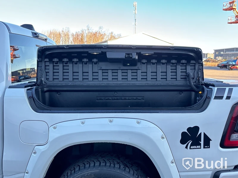 Pickup Dodge Ram 1500 Limited Night Offroad Edition | 1941 mil | 5,7L V8 Hemi | 2022