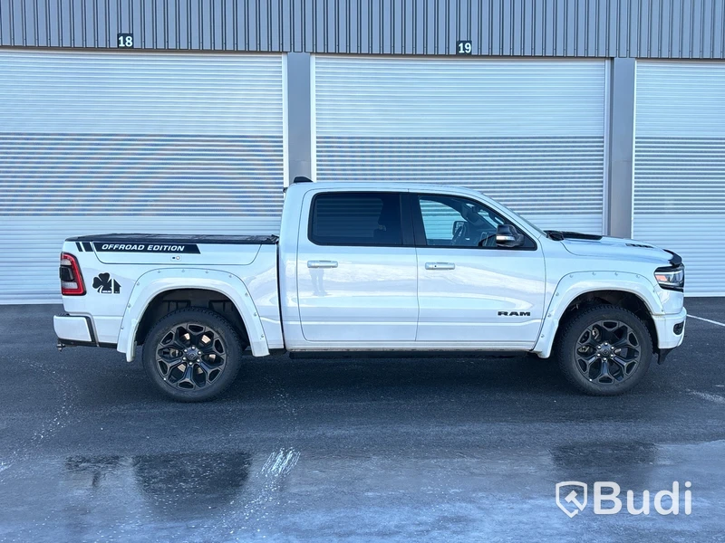 Pickup Dodge Ram 1500 Limited Night Offroad Edition | 1941 mil | 5,7L V8 Hemi | 2022