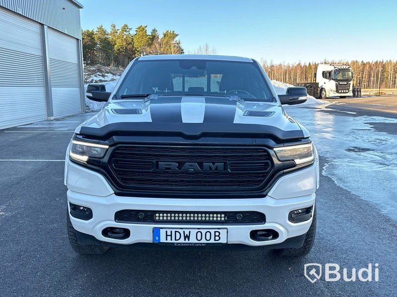 Pickup Dodge Ram 1500 Limited Night Offroad Edition | 1941 mil | 5,7L V8 Hemi | 2022