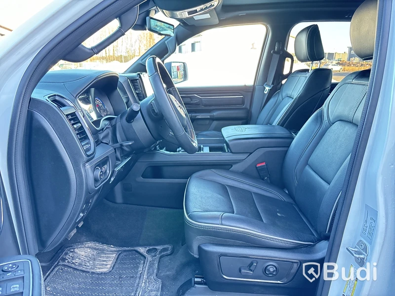 Pickup Dodge Ram 1500 Limited Night Offroad Edition | 1941 mil | 5,7L V8 Hemi | 2022