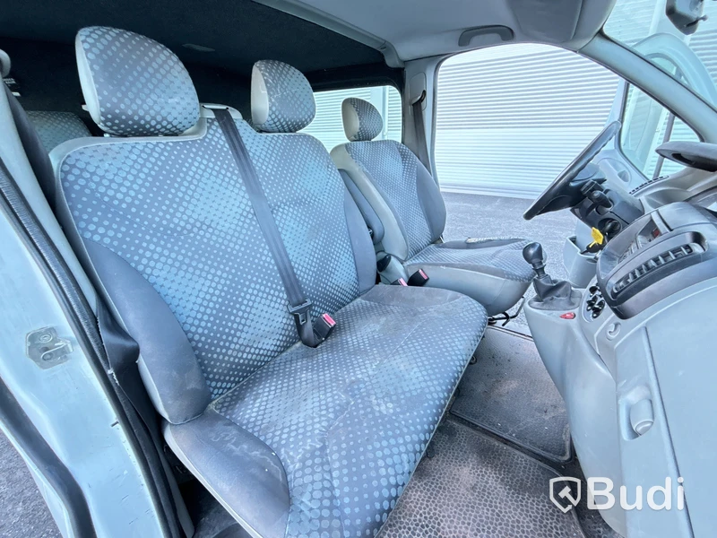 Skåpbil Renault Trafic 2.9t 2.0 dCi 2010