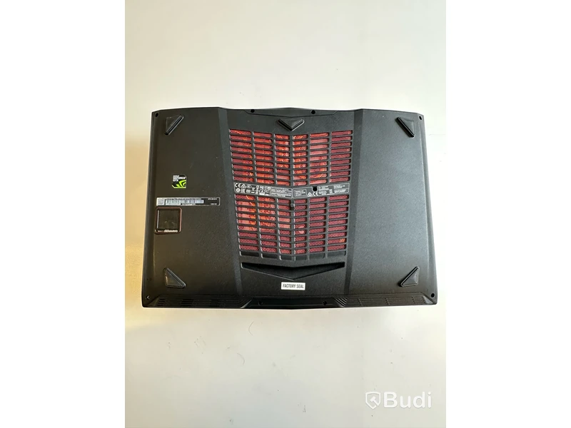 Dator MSI GT63 Titan 8RG inkl. laddare.