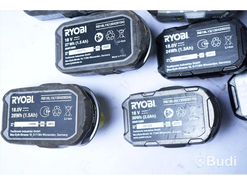 Diverse batterier till verktyg och laddare