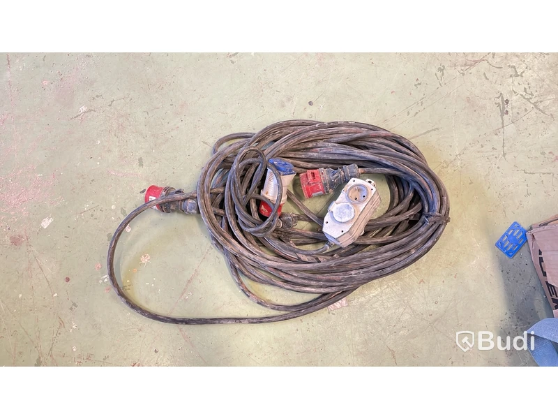 Skarvkabel 16A ca 20m + övergång 16A/220 +grenuttag