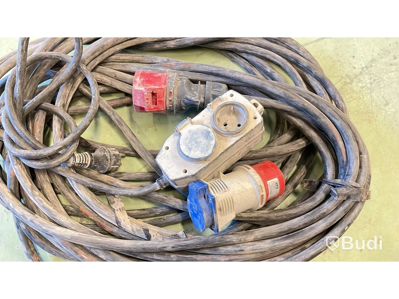 Skarvkabel 16A ca 20m + övergång 16A/220 +grenuttag