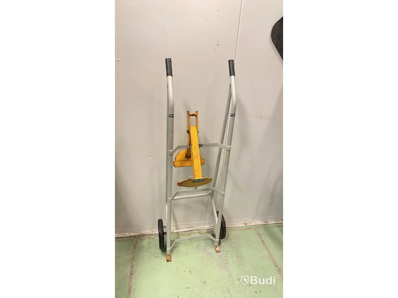 Lyftok och pirra för oljefat