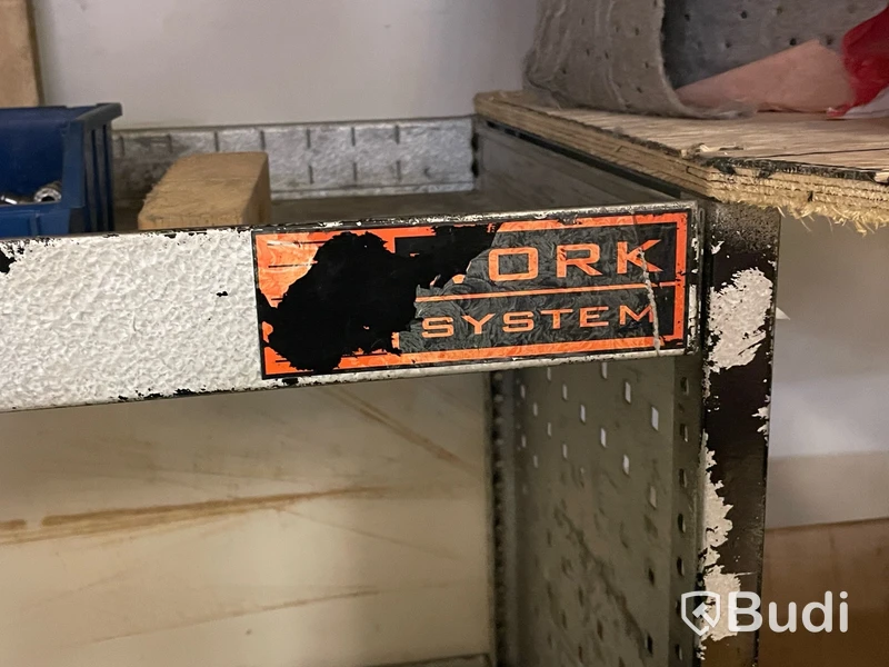 Hantverksinredning för skåpbil OBS! Endast hyllplanen och lådorna.