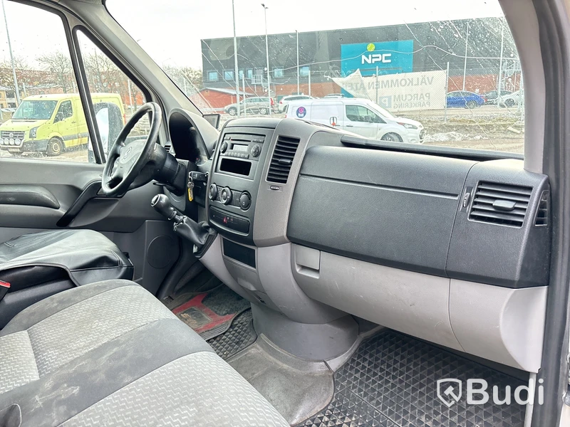 Volkswagen Crafter 35 volymskåp med bakgavellyft 2.0 TDI (163hk) -2011