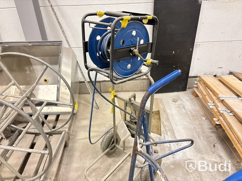 Vattenpump, avfettningsspruta m.m.