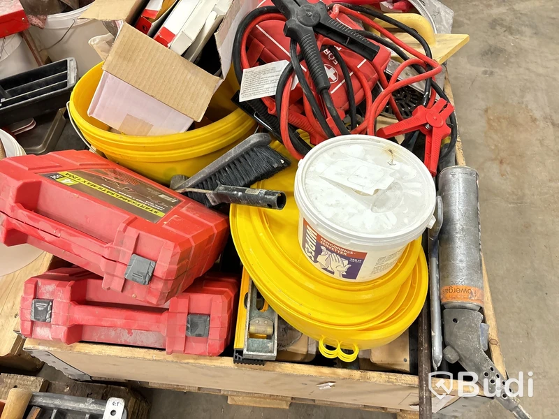 Verktyg, elmotor, rörisolering m.m.