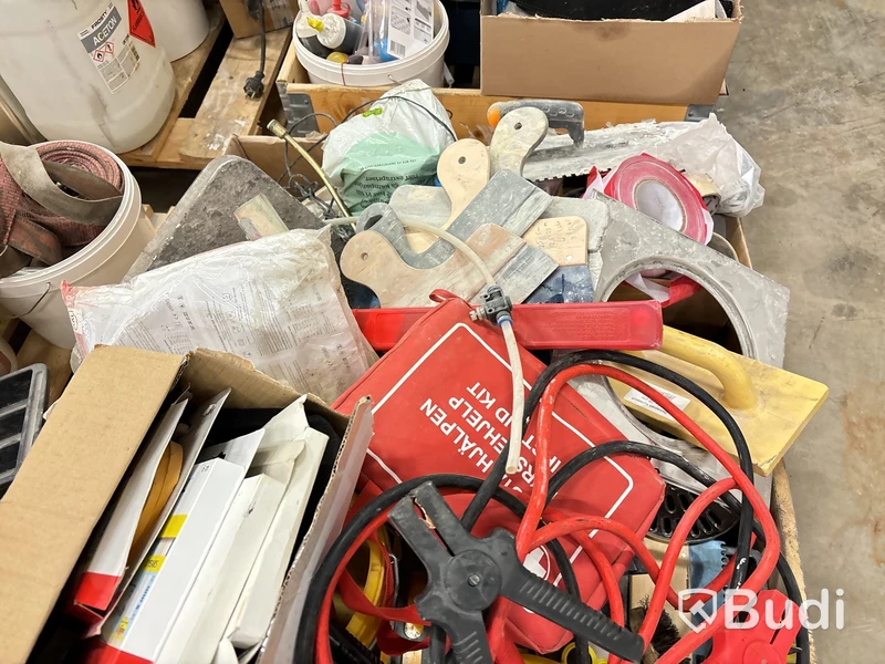 Verktyg, elmotor, rörisolering m.m.