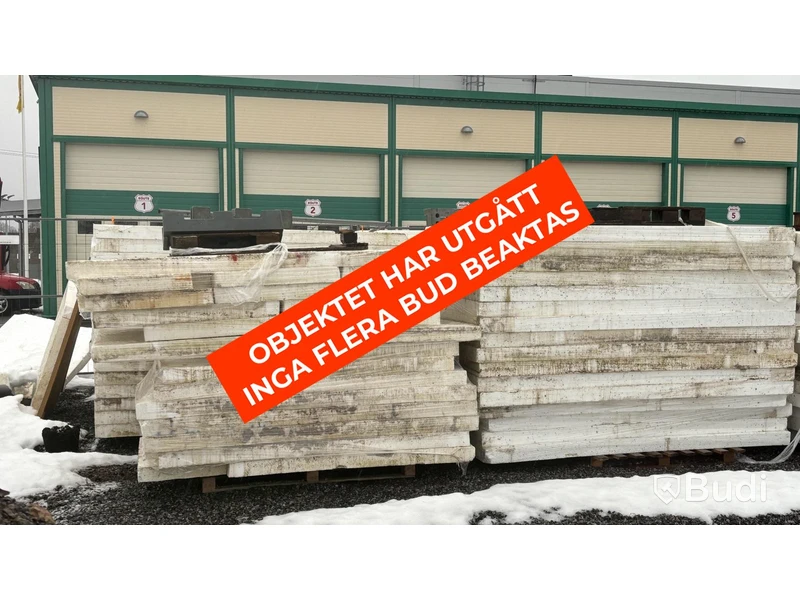 Komplett industrihall med 14 portar - (48,5 x 10 m)