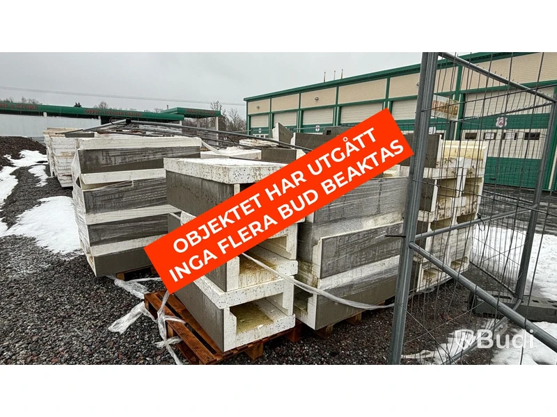 Komplett industrihall med 14 portar - (48,5 x 10 m)