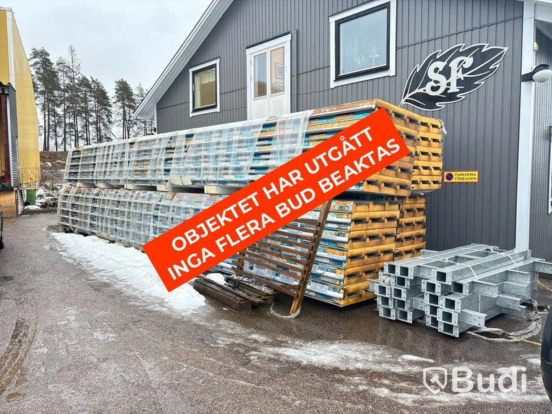 Komplett industrihall med 14 portar - (48,5 x 10 m)