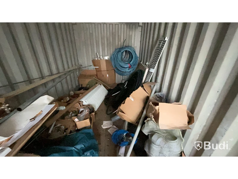 Container 20 fot med innehåll