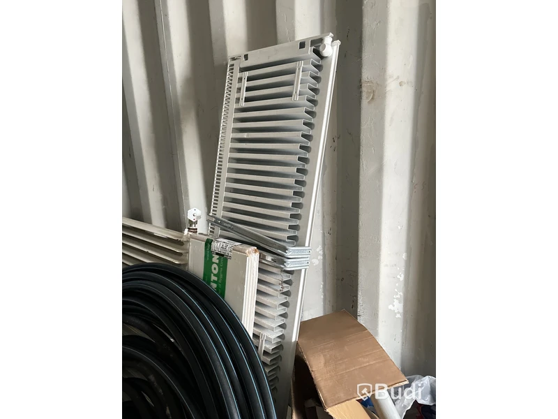 Container 20 fot med innehåll