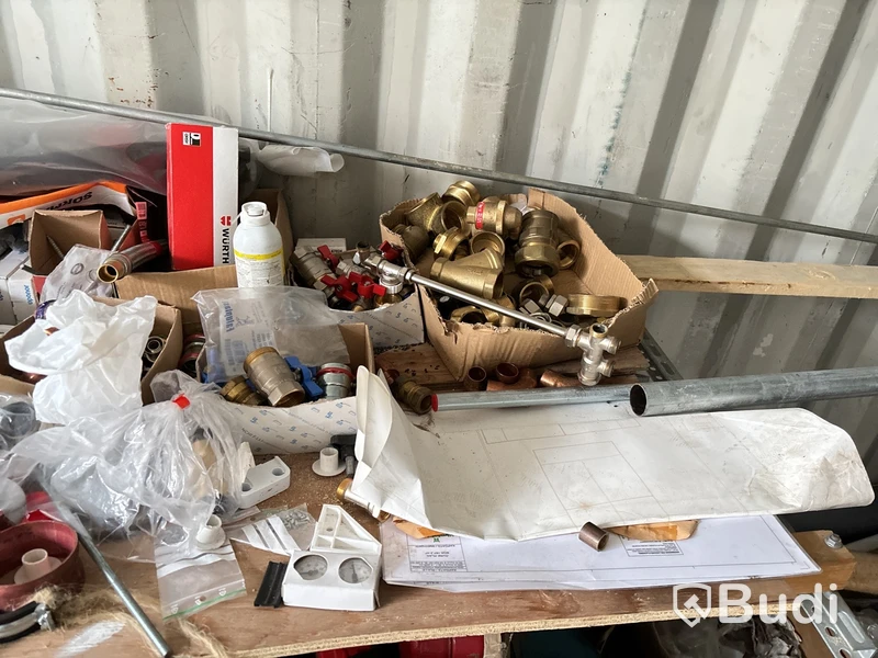 Container 20 fot med innehåll
