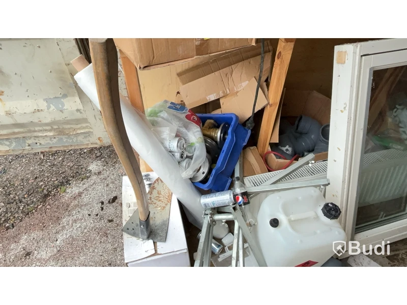 Container 20 fot med innehåll