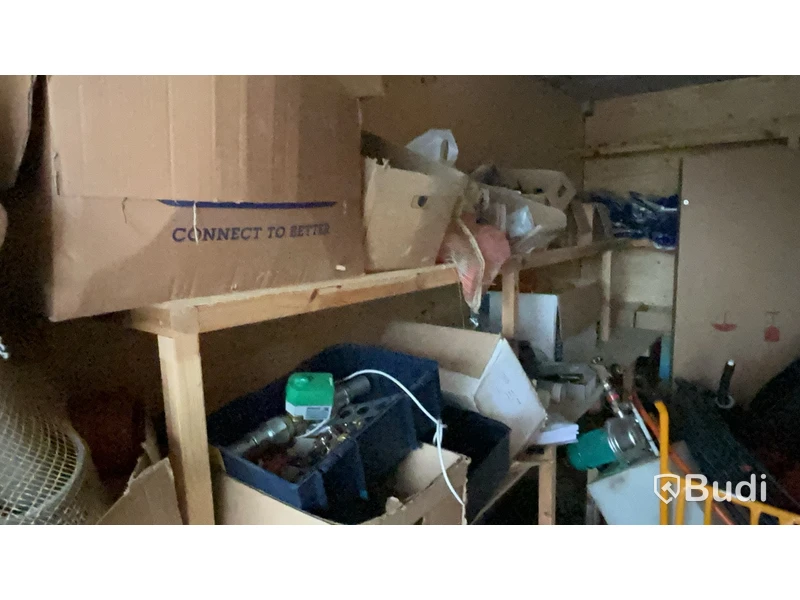 Container 20 fot med innehåll