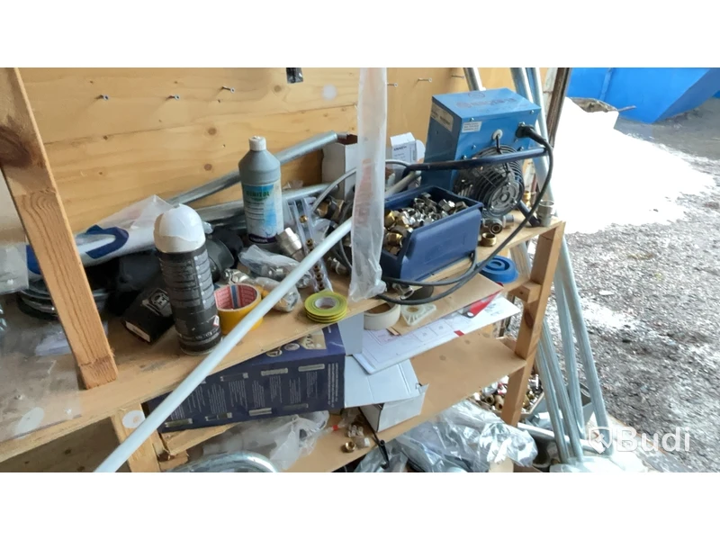 Container 20 fot med innehåll