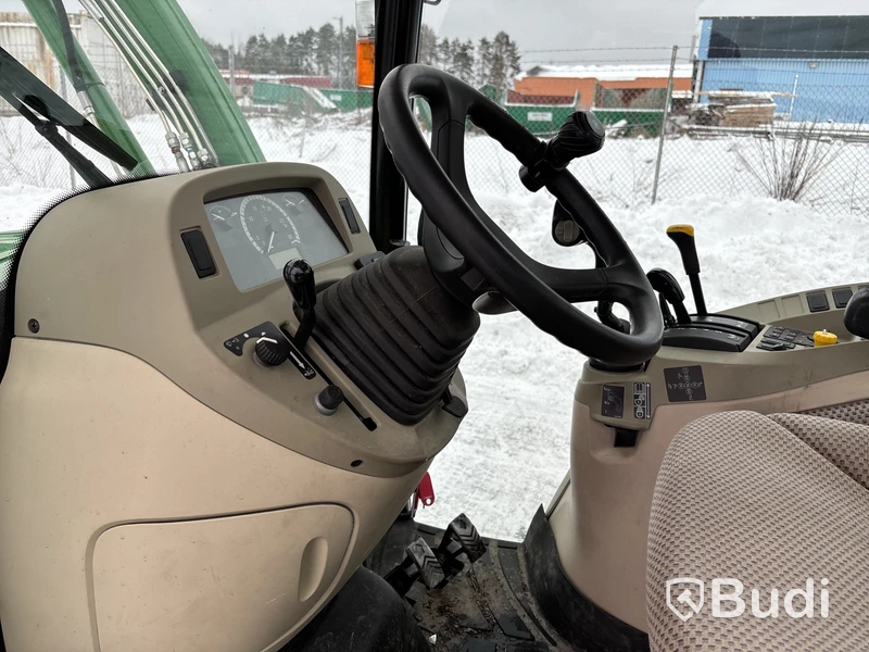 Traktor John Deere 3045R | 548h | Vikplog & Sandspridare | 2017