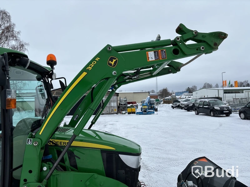 Traktor John Deere 3045R | 548h | Vikplog & Sandspridare | 2017