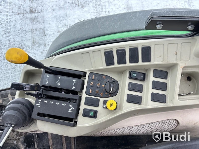 Traktor John Deere 3045R | 548h | Vikplog & Sandspridare | 2017