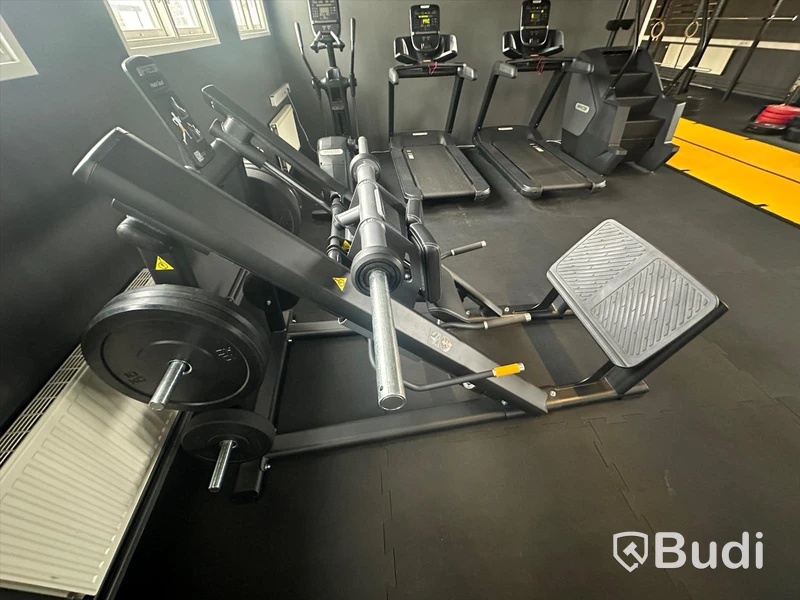 Plate Loaded Hack Squat/Benpress - Precor