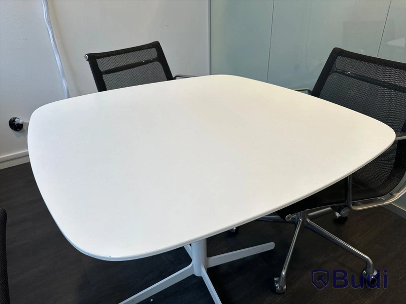 Bord och 4 st konferensstolar, Herman Miller Eames