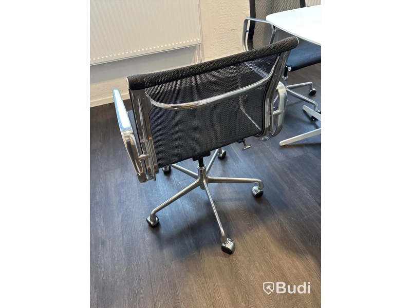 Bord och 4 st konferensstolar, Herman Miller Eames