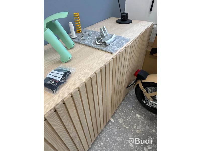 2 st Skåp, front med träpanel