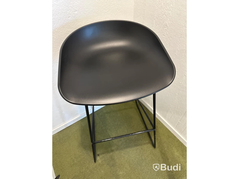 Barbord, metall och barstol, HAY