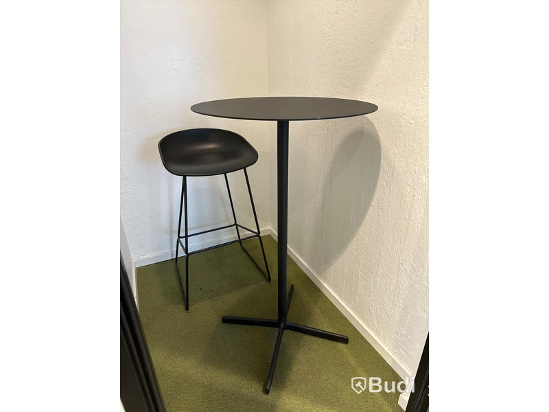 Barbord, metall och barstol, HAY
