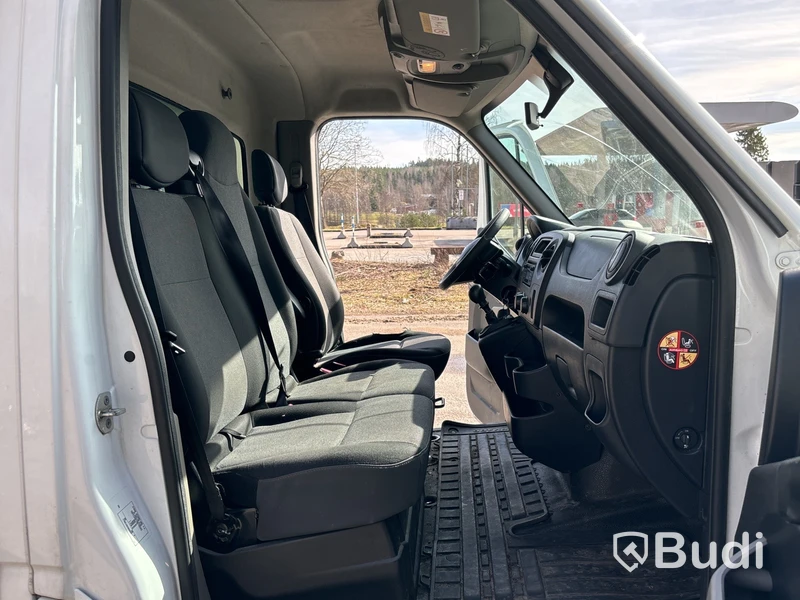 Nissan NV400 | volymskåp & bakgavellyft | 10216 mil | 2017
