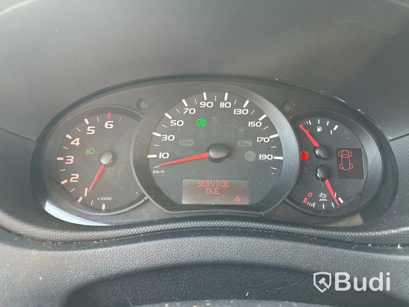 Nissan NV400 | volymskåp & bakgavellyft | 10216 mil | 2017