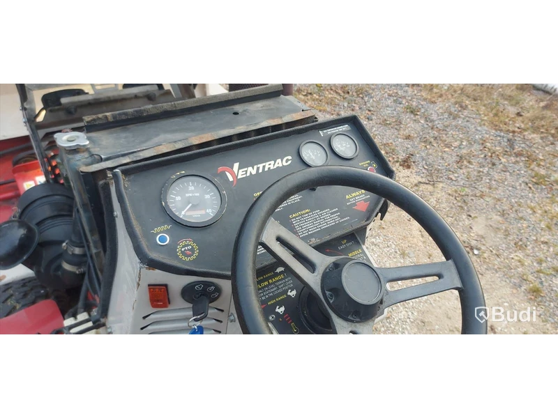 Redskapsbärare Ventrac 4200, 4-WD, -2011 med klippaggregat