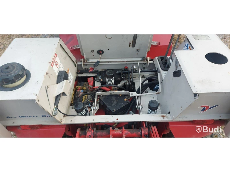 Redskapsbärare Ventrac 4200, 4-WD, -2011 med klippaggregat