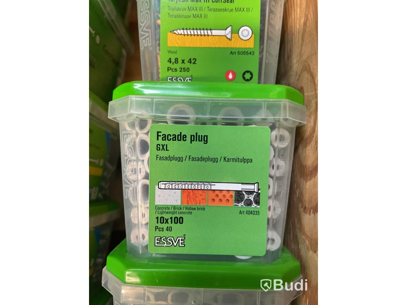 Parti med skruv, spik, plug, bits och nittång. Essve, Ord. pris inkl. moms: ca 28000 kr