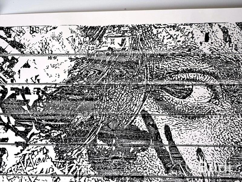 Träsnitt av Alexandre Farto a.k.a. Vhils. Woodcut (2018), signerad och numrerad. Ord. pris inkl. moms: ca 27.000 kr.