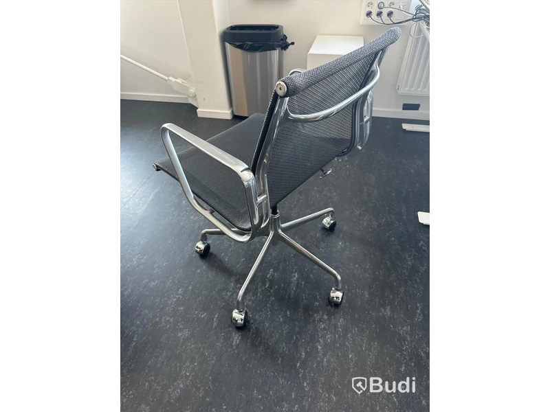 6 st. kontorsstolar - Herman Miller Eames