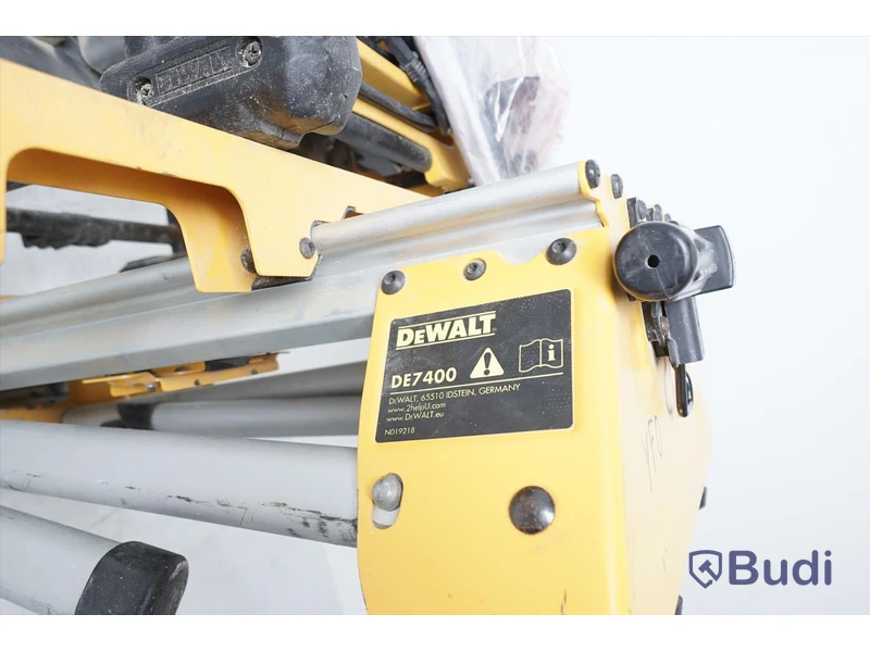 Bordcirkelsåg DeWalt, DWE7485-QS, inkl. arbetsbord DE7400. Funktionstestad. OBS! Handtag defekt.