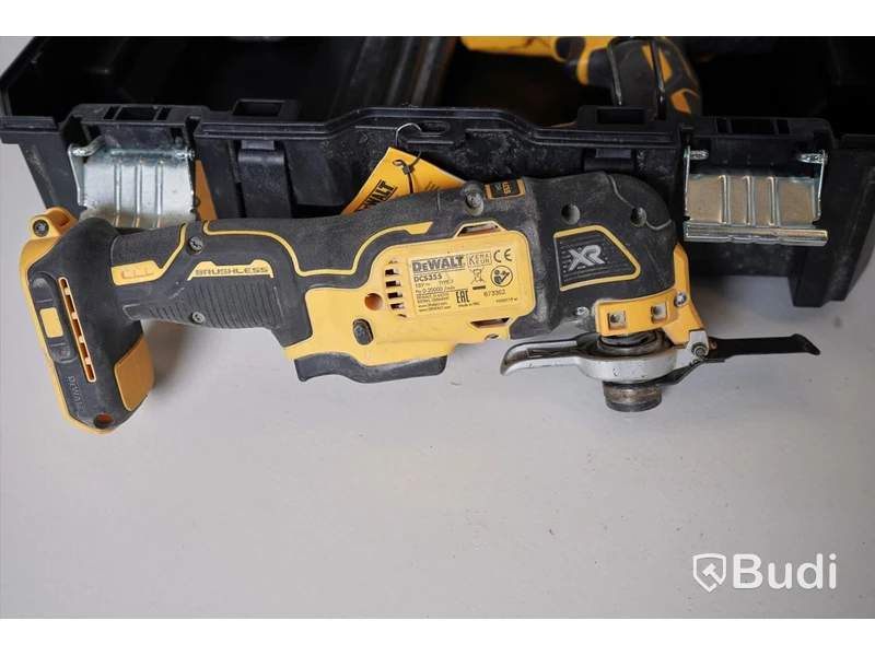 Verktygspaket Dewalt Multiverktyg, Borrhammare, Korslaser, Slagskruvdragare, Skruvdragare, och Dyckertpistol med batteri och laddare