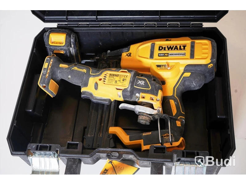 Verktygspaket Dewalt Multiverktyg, Borrhammare, Korslaser, Slagskruvdragare, Skruvdragare, och Dyckertpistol med batteri och laddare
