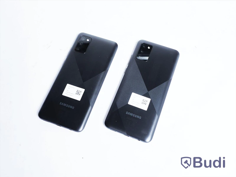 2 st. mobiltelefoner Samsung Galaxy A02s 32GB inkl. 3 st. laddare