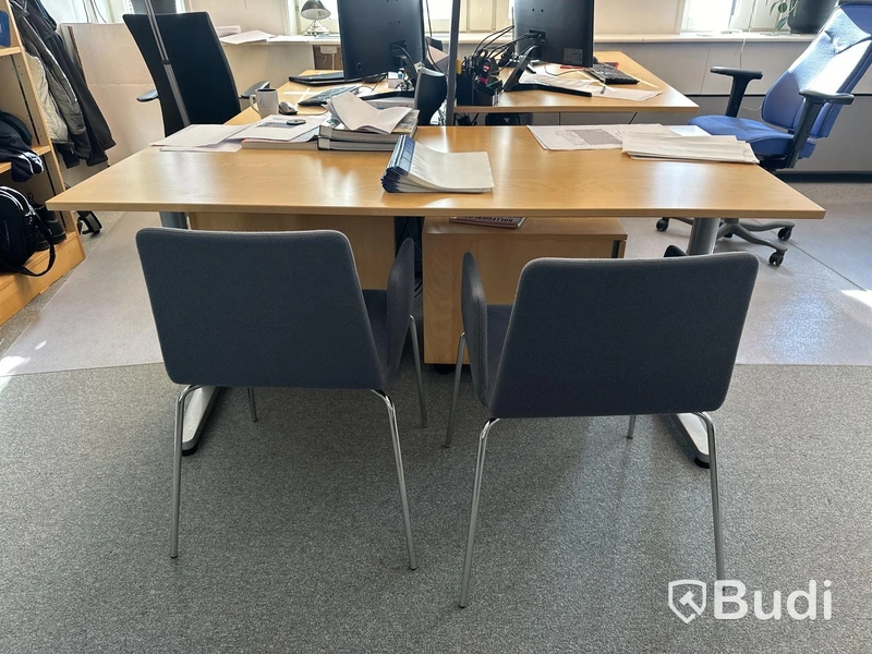2 st bord, 4 st stolar