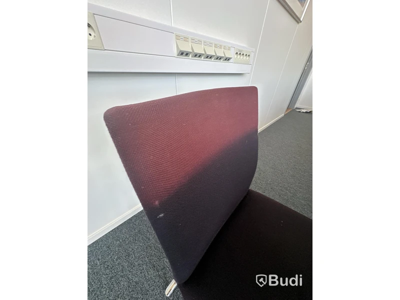 6 st bord, 12 st stolar, whiteboard