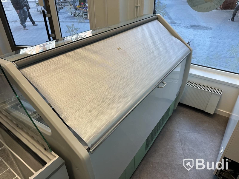 Glassfrys Display IGLOO med gardin 2016