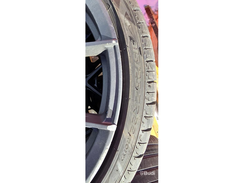 4 st aluminiumfälgar med däck, Vossen HF5 med Pirellidäck.