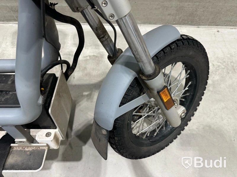 Moped Cake MAKKA FLEX GREY 2022, REGNR; XEM29U. Begagnad. Med Tillbehör.