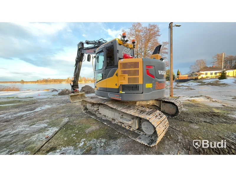 Grävmaskin Volvo 145 ECR med rototilt och tillbehör -2015